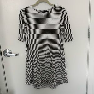 black and white t-shirt dress (has pockets)